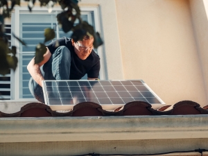 How Solar Roof Installation is Redefining Miami's Energy Landscape